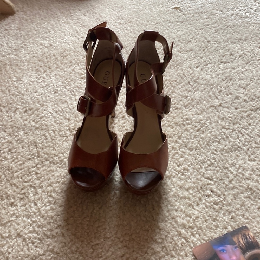 Brown thick strat shoes with open toe